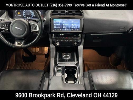 2018 Jaguar F-PACE 30t R-Sport