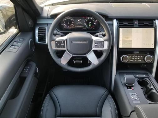 2025 Land Rover Discovery P360 Dynamic SE