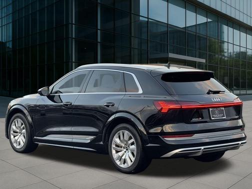 2022 Audi e-tron S Premium Plus