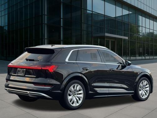 2022 Audi e-tron S Premium Plus