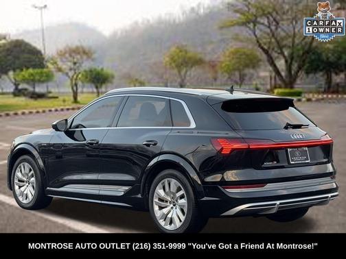 2022 Audi e-tron S Premium Plus