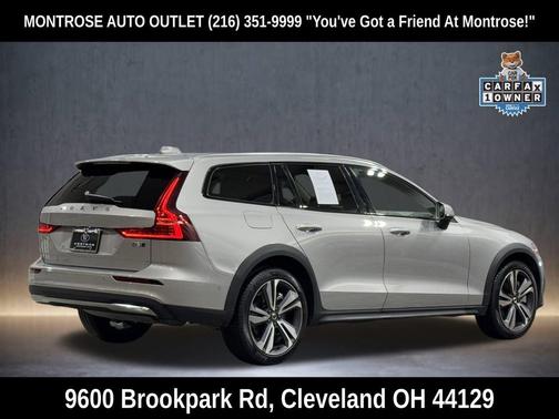 2025 Volvo V60 Cross Country Plus, B5 AWD Gas (mild hybrid)