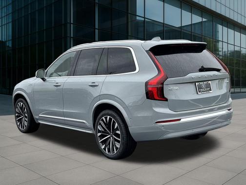 2026 Volvo XC90 Plug-In Hybrid T8 Plus 7-Seater