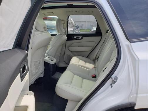 2025 Volvo XC60 Plug-In Hybrid T8 Plus