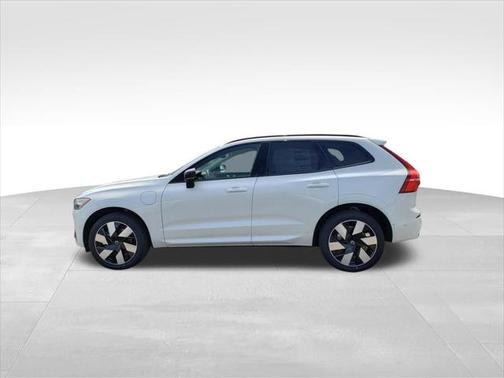 2025 Volvo XC60 Plug-In Hybrid T8 Plus