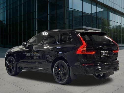 2024 Volvo XC60 B5 Plus Dark Theme