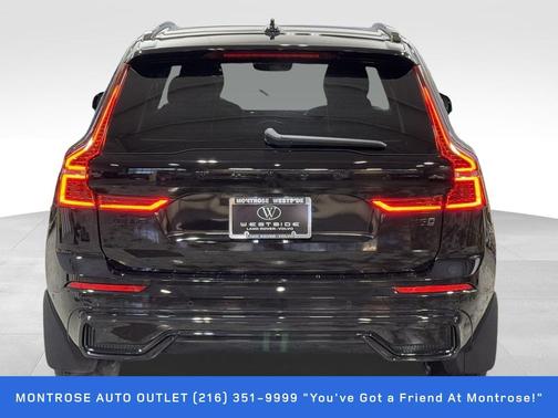 2024 Volvo XC60 B5 Plus Dark Theme