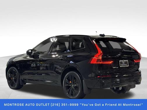 2024 Volvo XC60 B5 Plus Dark Theme