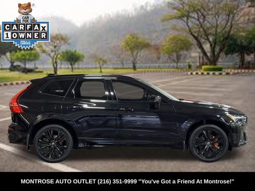 2024 Volvo XC60 B5 Plus Dark Theme