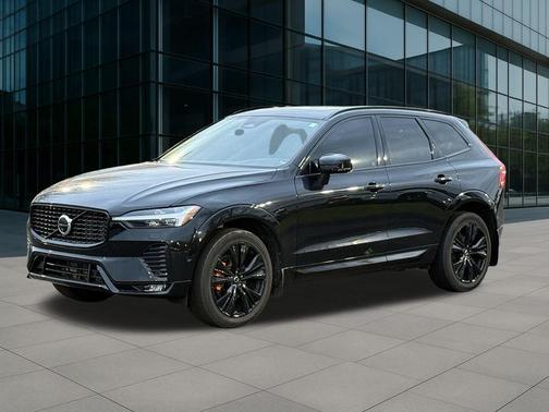2024 Volvo XC60 B5 Plus Dark Theme