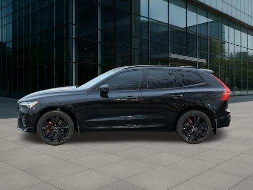 2024 Volvo XC60 B5 Plus Dark Theme