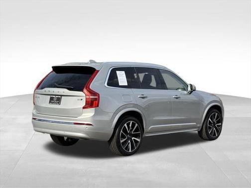 2024 Volvo XC90 B5 Plus Bright Theme