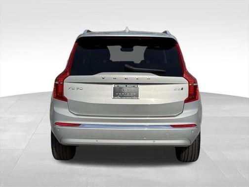 2024 Volvo XC90 B5 Plus Bright Theme