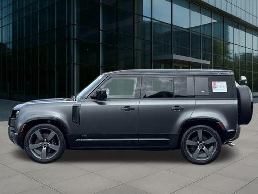 2023 Land Rover Defender 110 V8