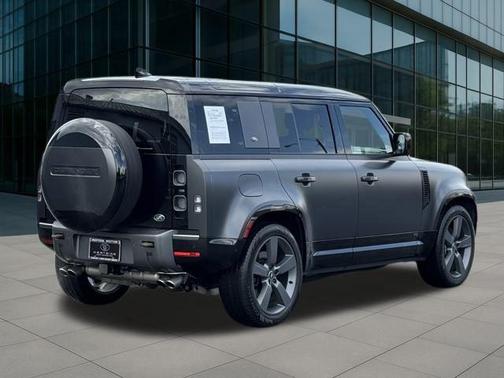 2023 Land Rover Defender 110 V8