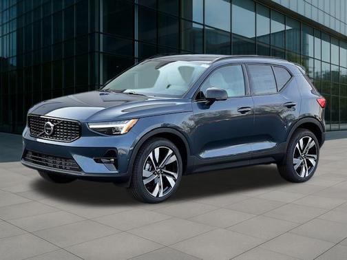 2026 Volvo XC40 B5 Ultra