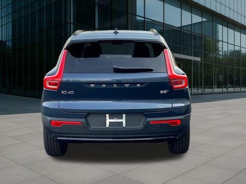 2026 Volvo XC40 B5 Ultra
