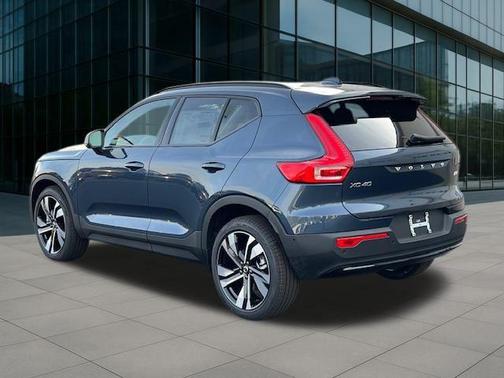 2026 Volvo XC40 B5 Ultra