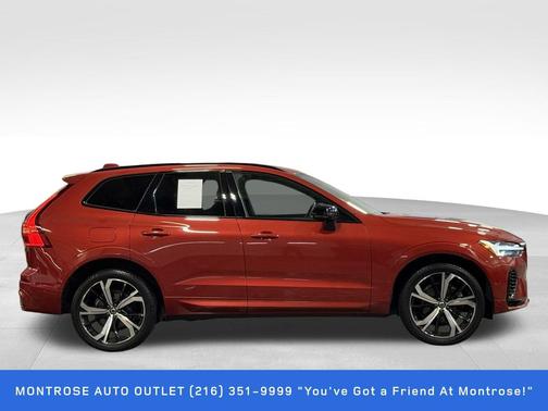 2022 Volvo XC60 Recharge Plug-In Hybrid T8 R-Design