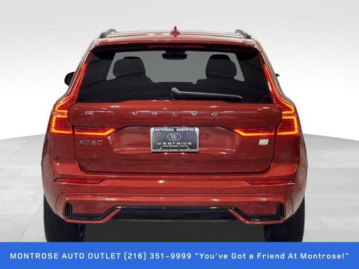 2022 Volvo XC60 Recharge Plug-In Hybrid T8 R-Design