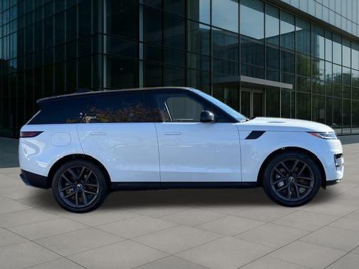 2025 Land Rover Range Rover Sport SE