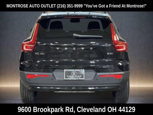 2026 Volvo XC40 Plus, B5 AWD Gas (mild hybrid), Dark