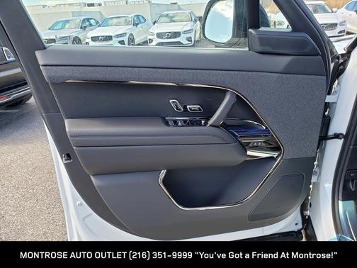 2025 Land Rover Range Rover Sport SE