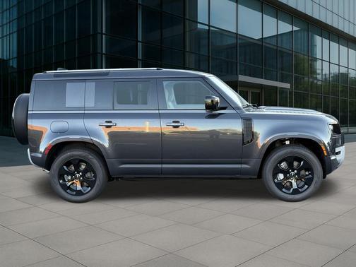 2025 Land Rover Defender 110 P300