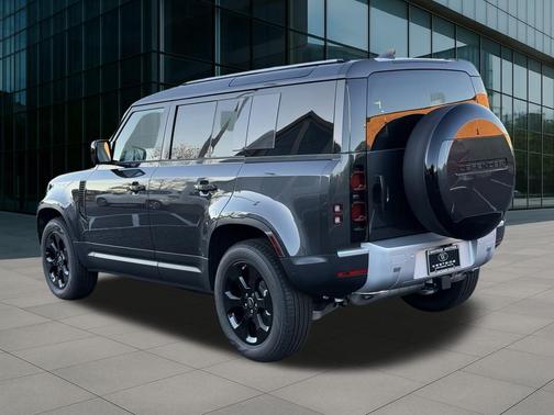 2025 Land Rover Defender 110 P300