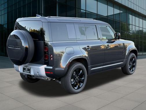 2025 Land Rover Defender 110 P300