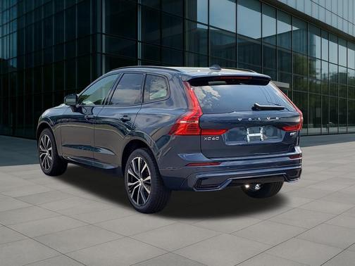 2025 Volvo XC60 Plus
