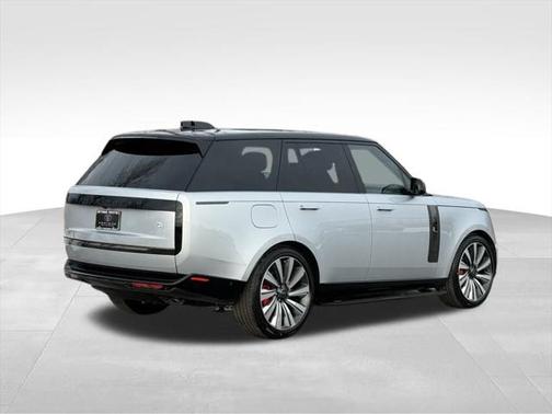 2025 Land Rover Range Rover P615 SV