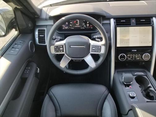 2025 Land Rover Discovery P360 Dynamic SE