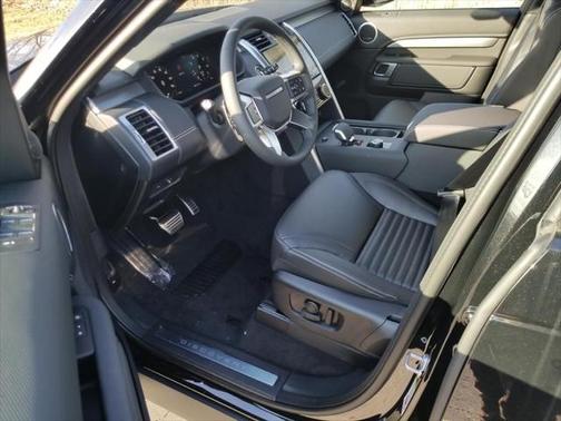 2025 Land Rover Discovery P360 Dynamic SE