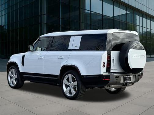 2024 Land Rover Defender 130 P400 X-Dynamic SE