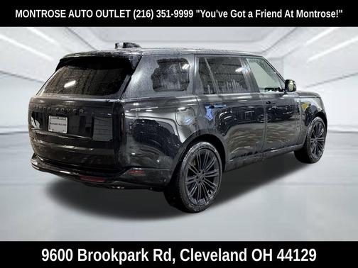 Black 2026 Land Rover Range Rover P530 SE 7 Seat