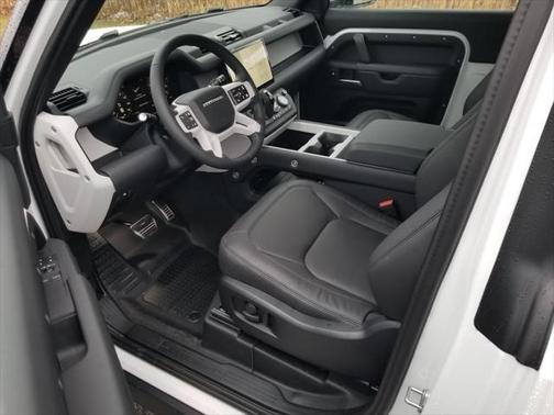 2025 Land Rover Defender 90 P300 S