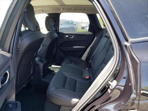 2025 Volvo XC60 Plug-In Hybrid T8 Ultra