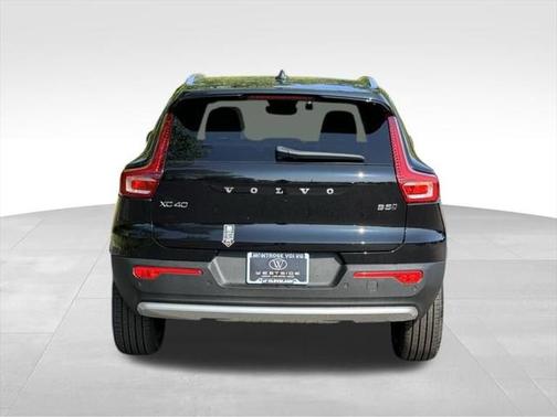 2024 Volvo XC40 B5 Plus Bright Theme
