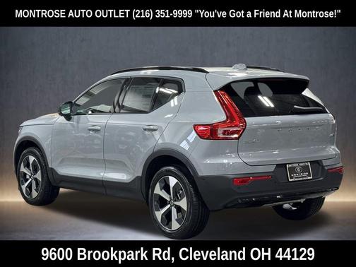 2026 Volvo XC40 Plus, B5 AWD Gas (mild hybrid), Dark