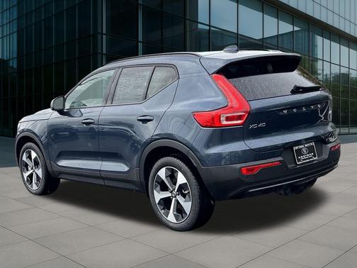 2026 Volvo XC40 B5 Core