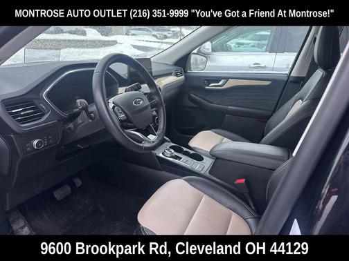 2022 Ford Escape PHEV Titanium