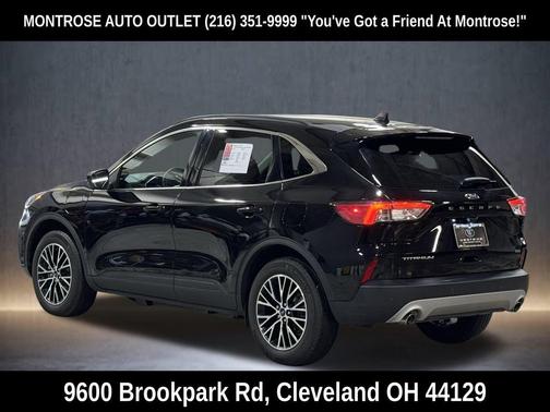 2022 Ford Escape PHEV Titanium