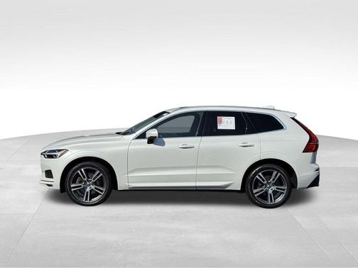 2021 Volvo XC60 T6 Momentum