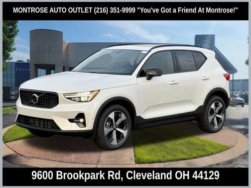 Crystal White 2026 Volvo XC40 Plus, B5 AWD Gas (mild hybrid), Dark