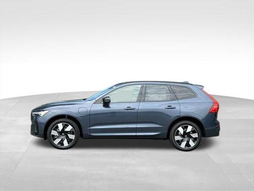 2025 Volvo XC60 Plug-In Hybrid T8 Plus