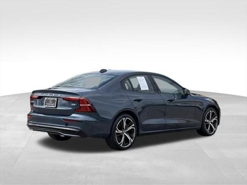 2025 Volvo S60 B5 Core