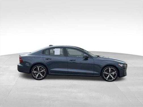 2025 Volvo S60 B5 Core