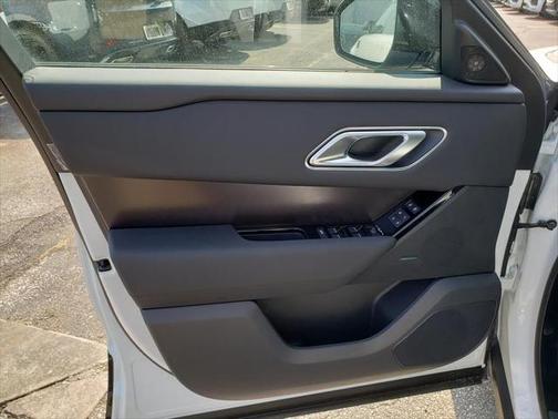 2026 Land Rover Range Rover Velar P250 SE R-Dynamic