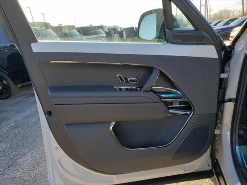 2025 Land Rover Range Rover Sport SE